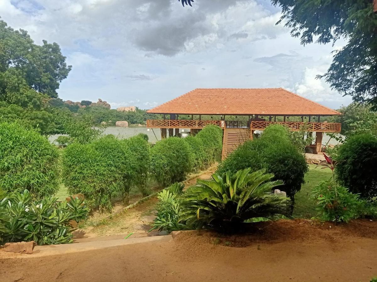 Leo Wodden Resort Hampi Extérieur photo