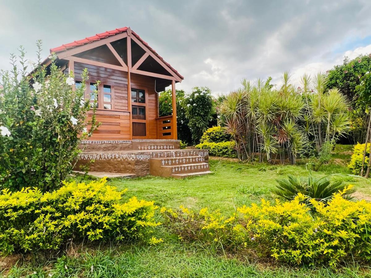 Leo Wodden Resort Hampi Extérieur photo