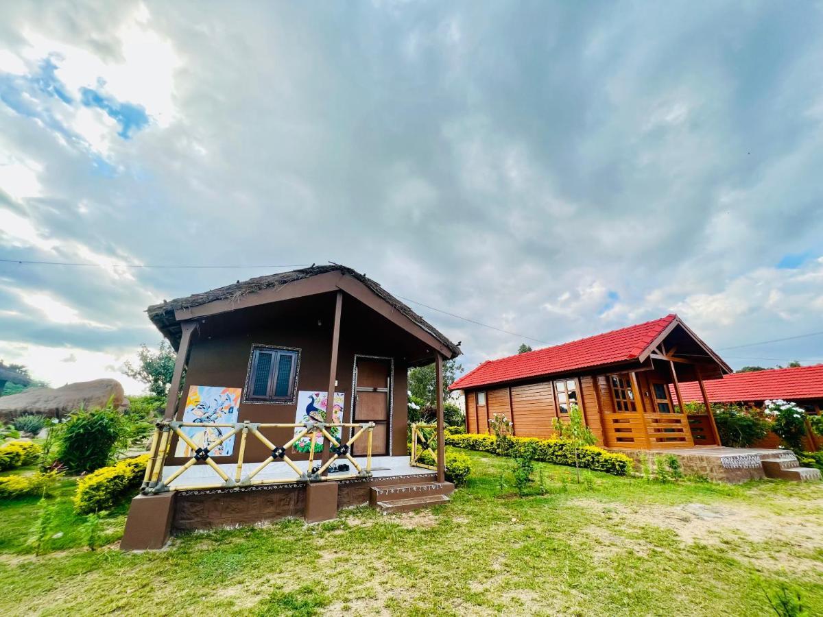 Leo Wodden Resort Hampi Extérieur photo