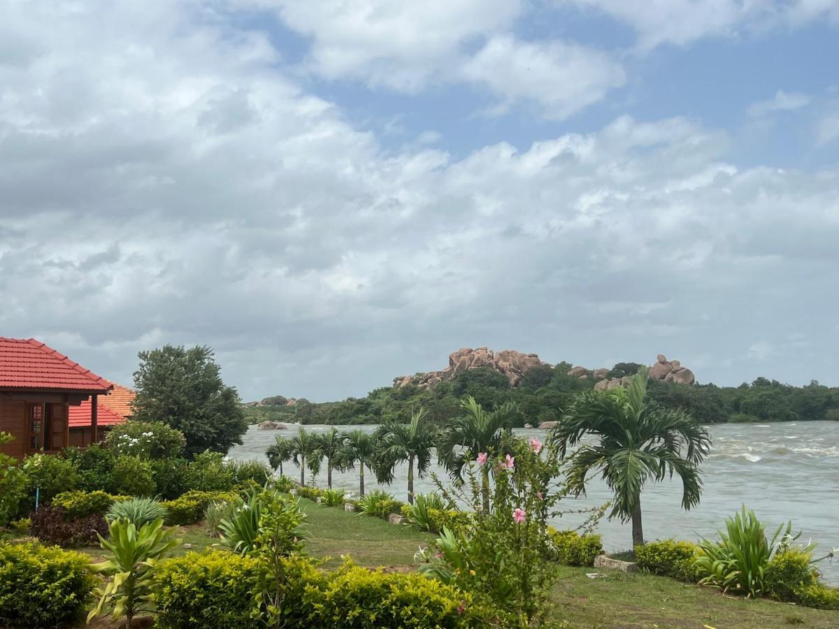 Leo Wodden Resort Hampi Extérieur photo