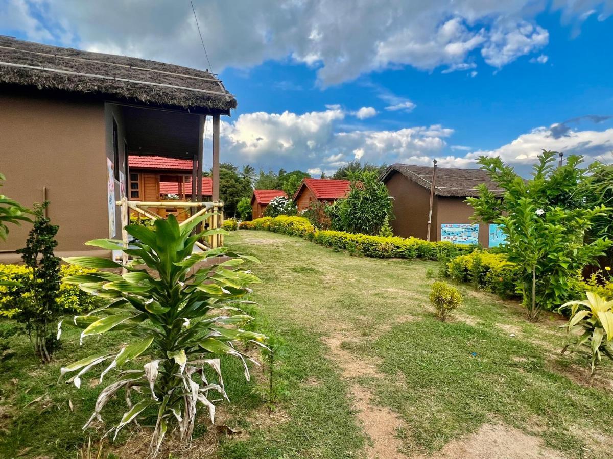 Leo Wodden Resort Hampi Extérieur photo
