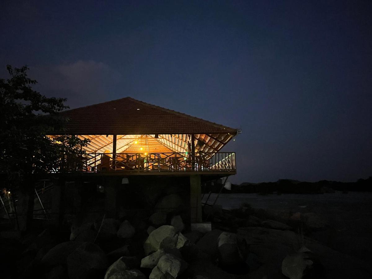 Leo Wodden Resort Hampi Extérieur photo