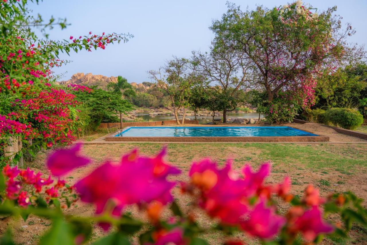 Leo Wodden Resort Hampi Extérieur photo