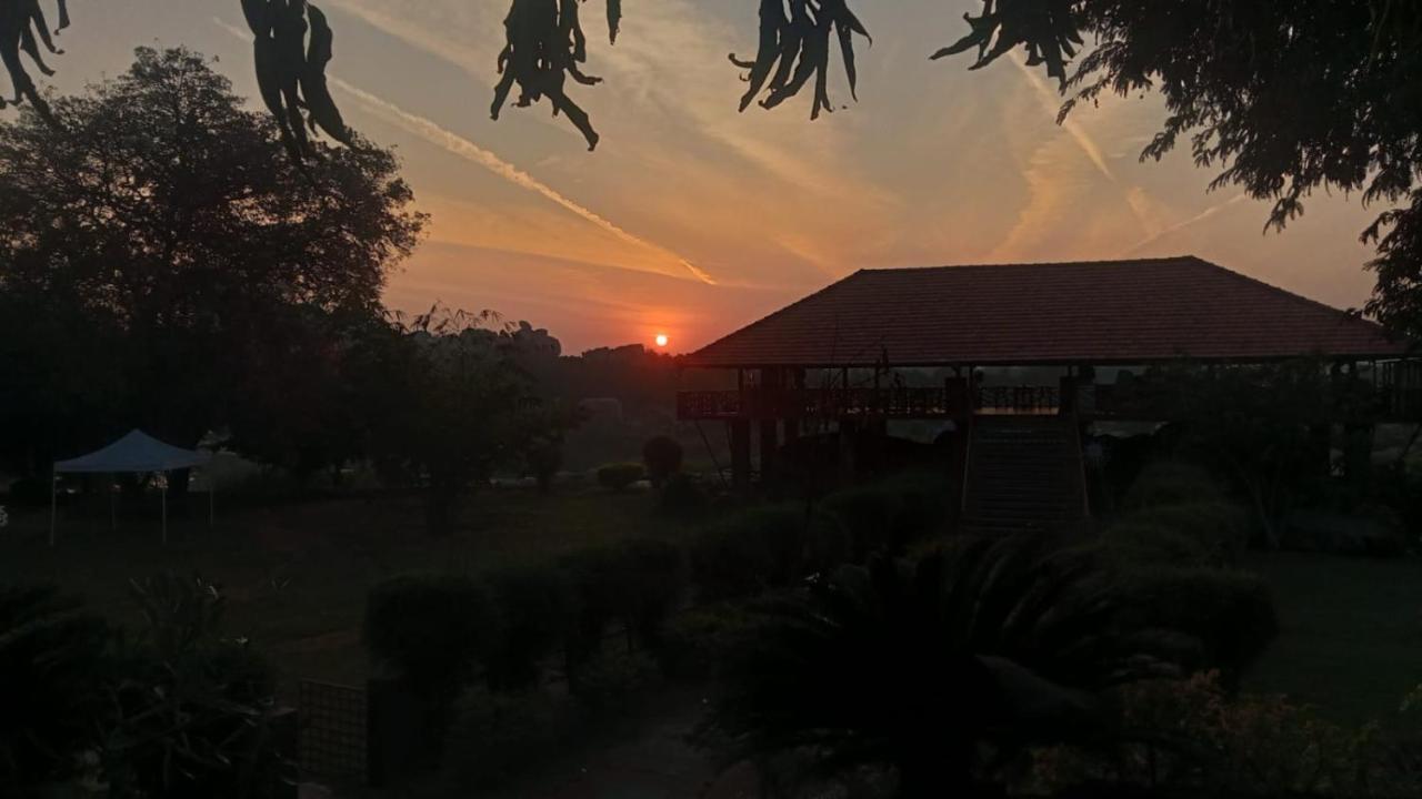 Leo Wodden Resort Hampi Extérieur photo