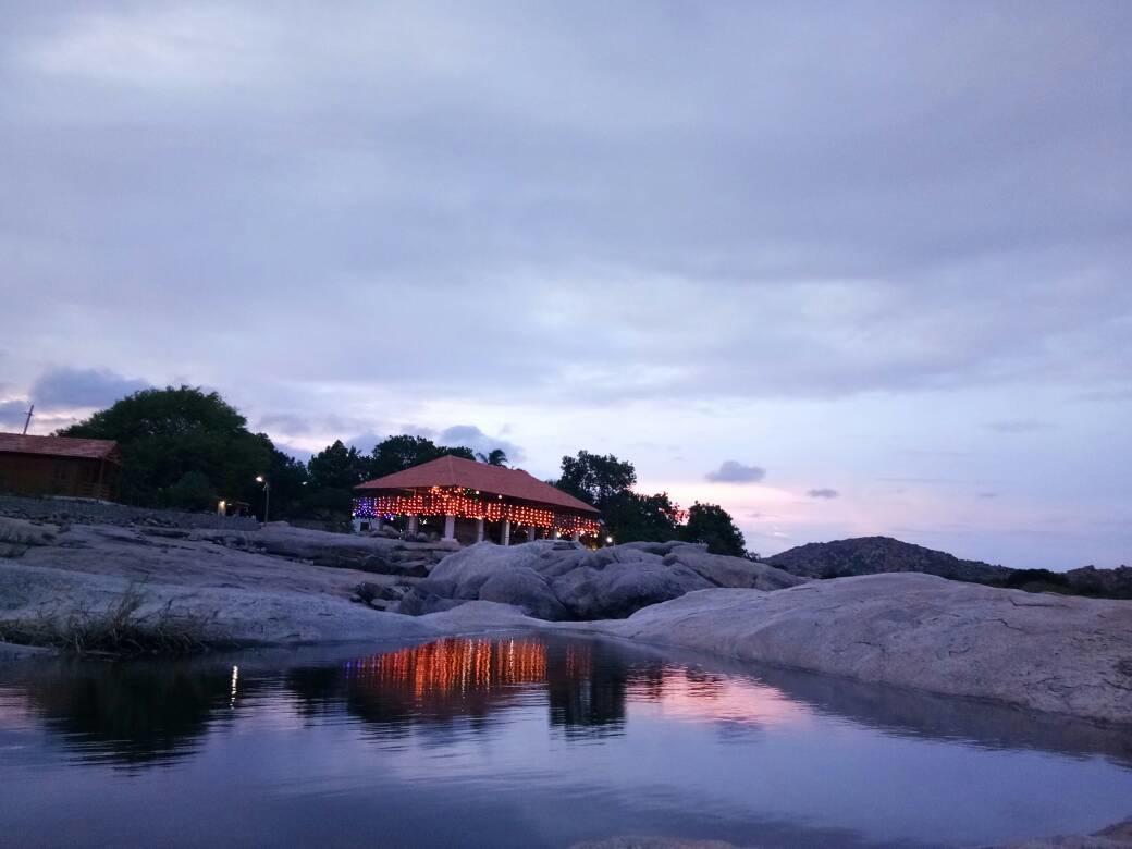Leo Wodden Resort Hampi Extérieur photo