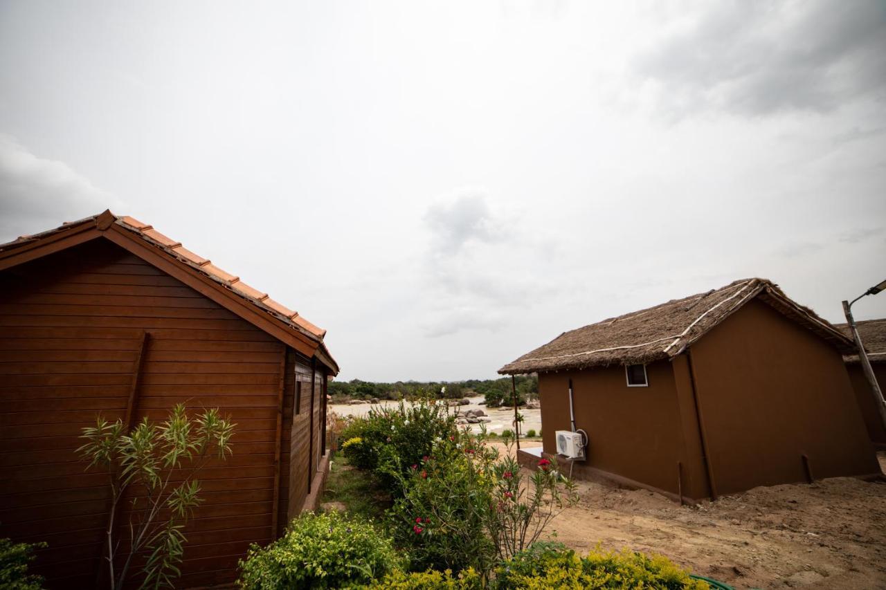 Leo Wodden Resort Hampi Extérieur photo