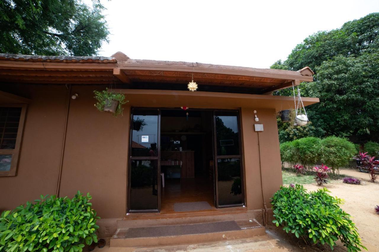 Leo Wodden Resort Hampi Extérieur photo